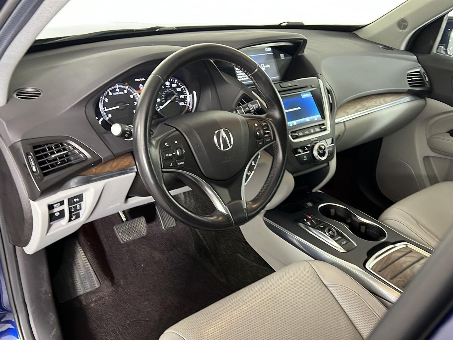 Used 2019  Acura w/Technology Pkg image 2
