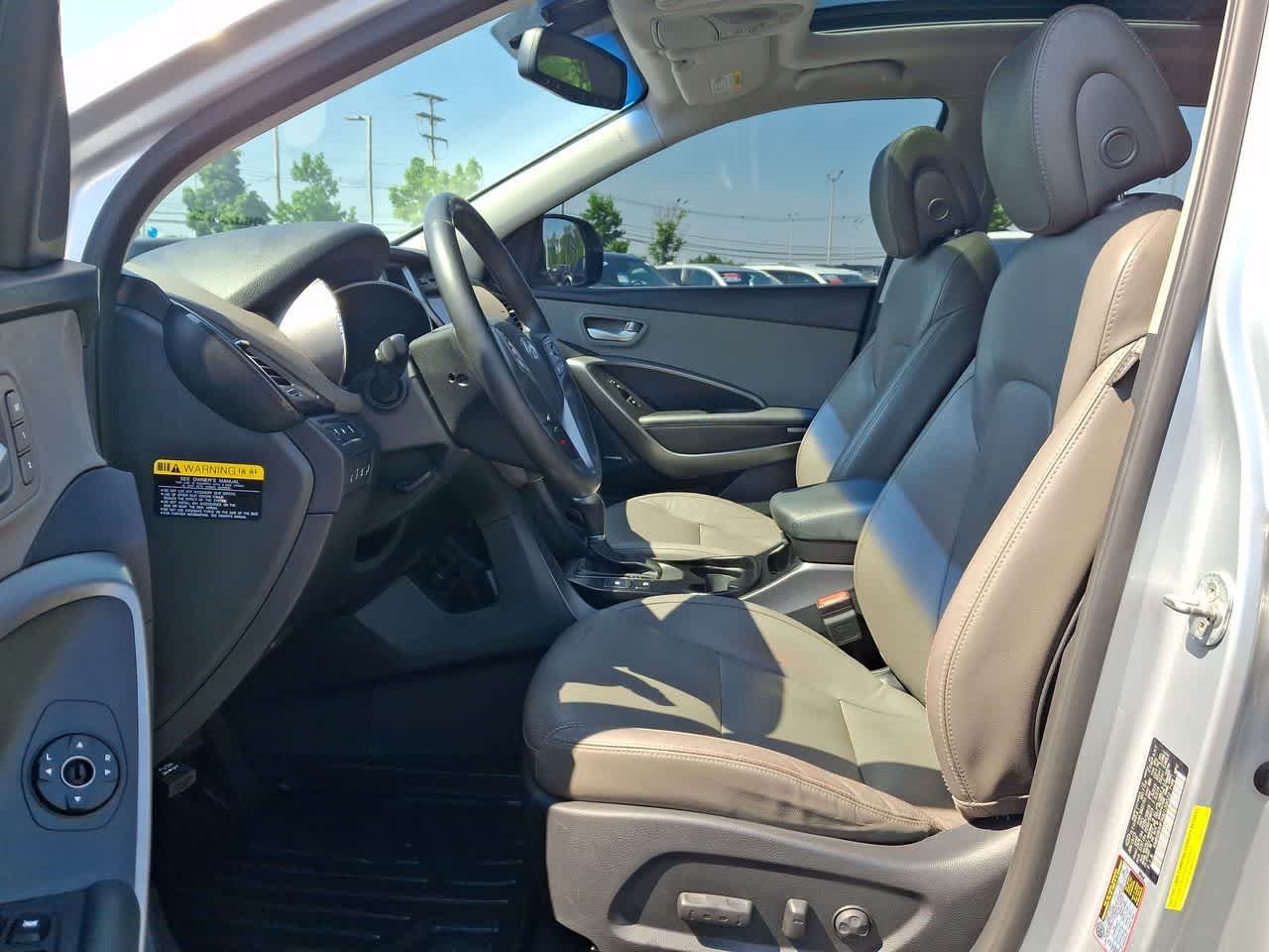 Used 2016 Circuit Silver Hyundai SE image 17