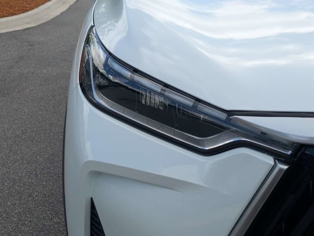 New 2027 RADIANT WHITE INFINITI Pure FWD image 9