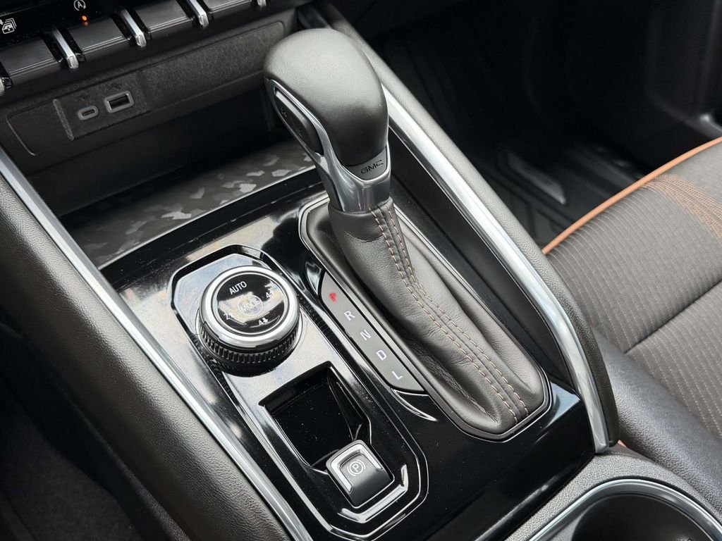 2026 GMC Canyon AT4 - Photo 6