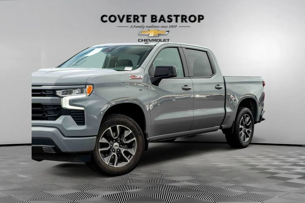 Used 2023 White Chevrolet RST image 6
