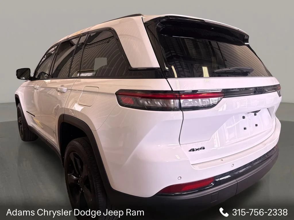 Used 2023 White Jeep Altitude X image 4