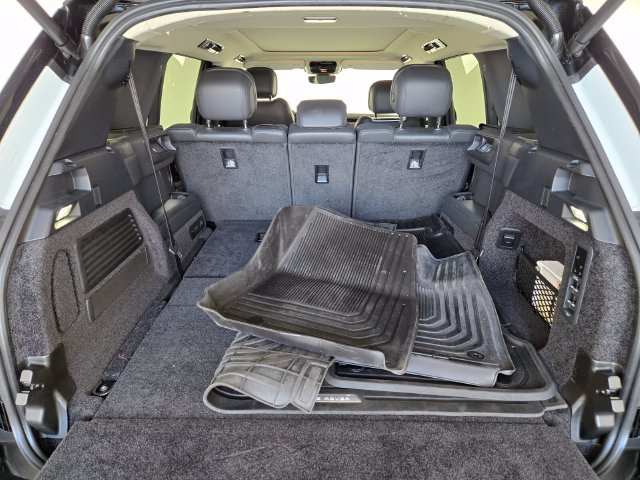 Used 2025 White Land Rover SE image 16
