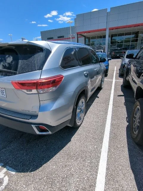 Used 2017 Silver Toyota Limited image 6