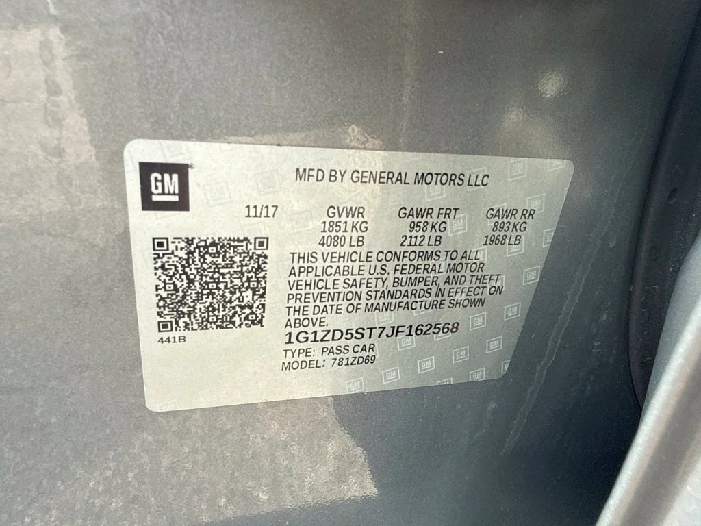 Used 2018 Pepperdust Metallic Chevrolet LT image 18