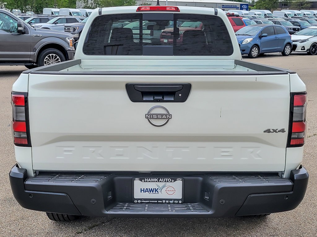 New 2026 Glacier White Nissan S image 5