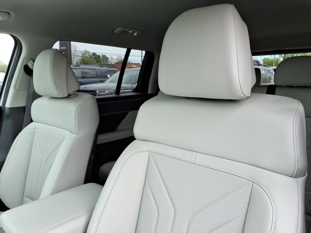 New 2026 White Hyundai SEL image 17
