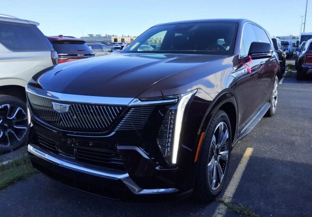 2025 Cadillac Escalade IQ Luxury 2