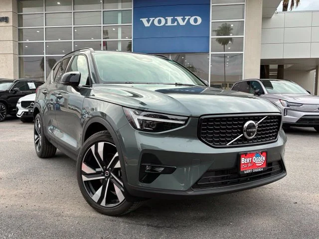 2026 Volvo XC40 Plus
