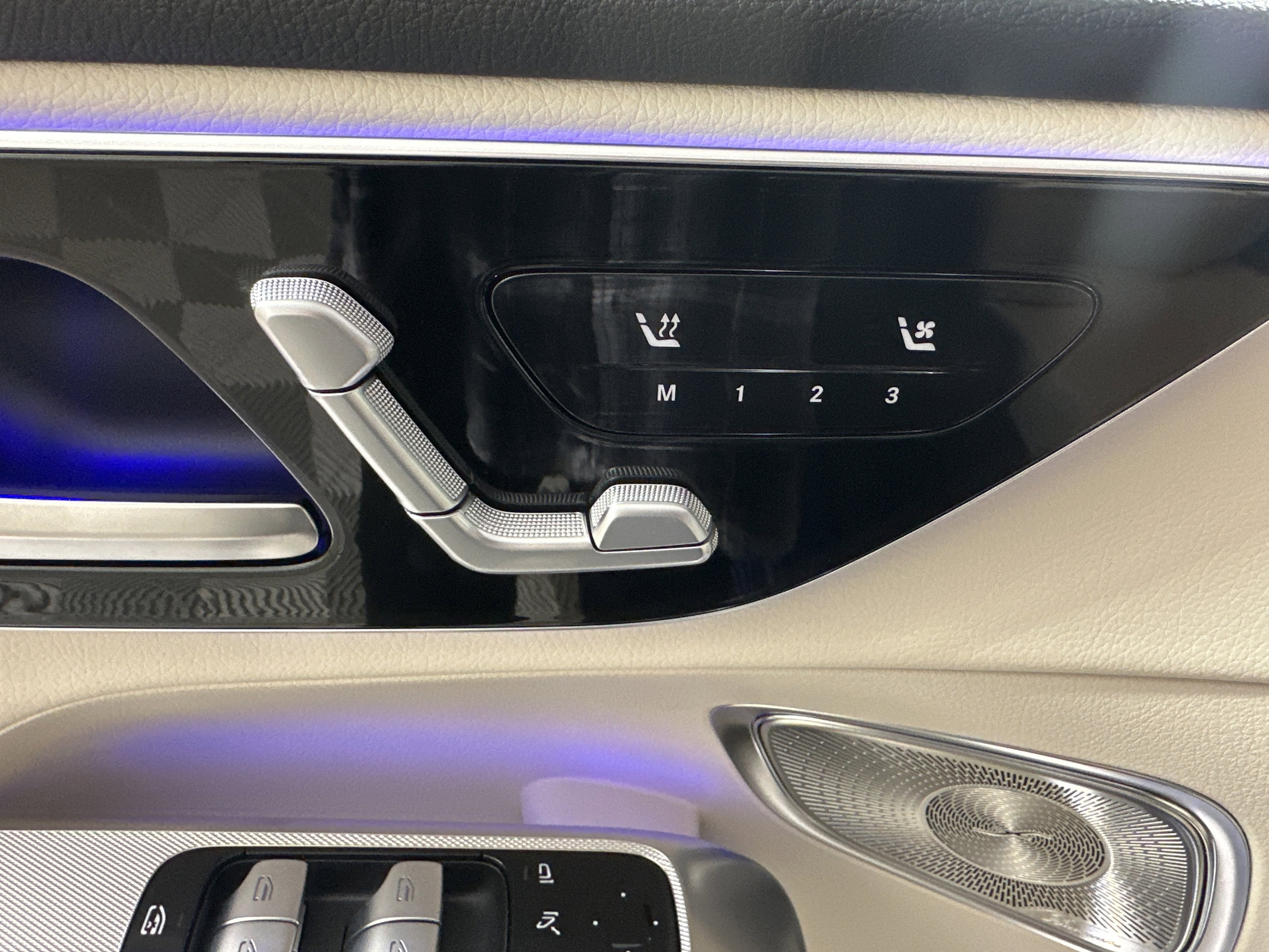 New 2026 Starling Blue Metallic Mercedes-Benz GLC 300 image 36