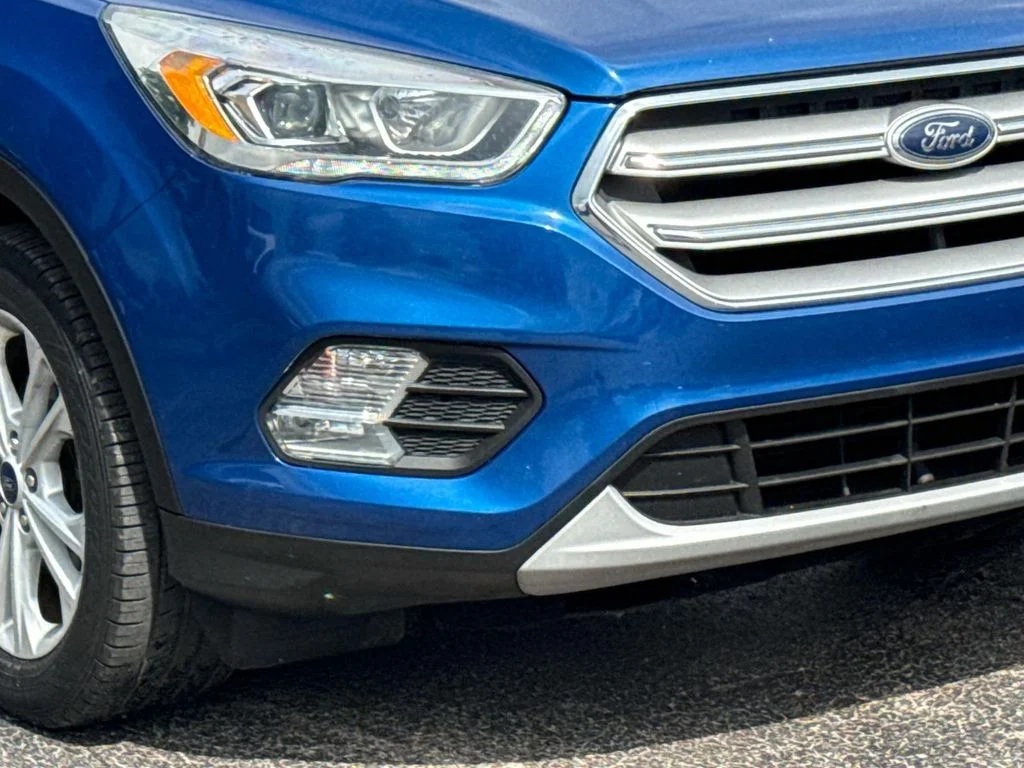 Used 2018 Blue Ford SEL image 5
