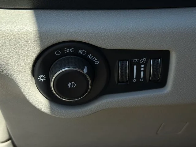 Used 2023 Gray Chrysler Touring L image 30