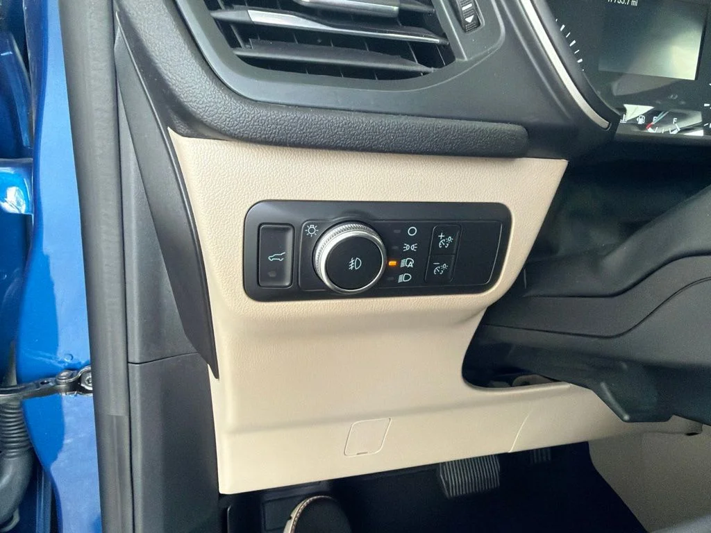 Used 2022 Blue Ford SEL image 21