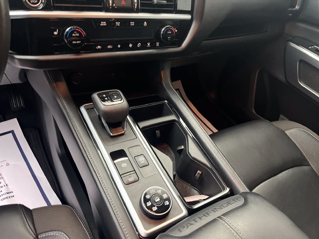Used 2022 Red Nissan SL image 19