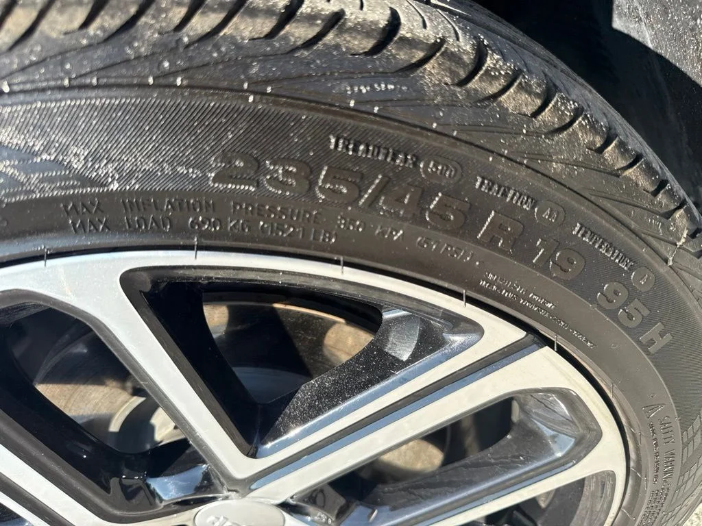 Used 2024 Black Jeep Limited image 29