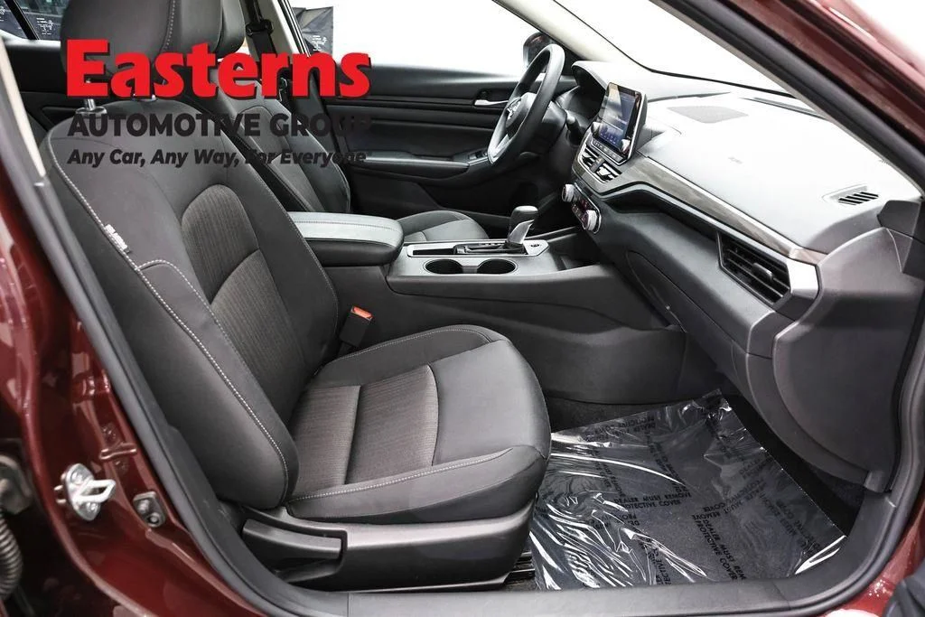 Used 2025 Red Nissan 2.5 SV image 26