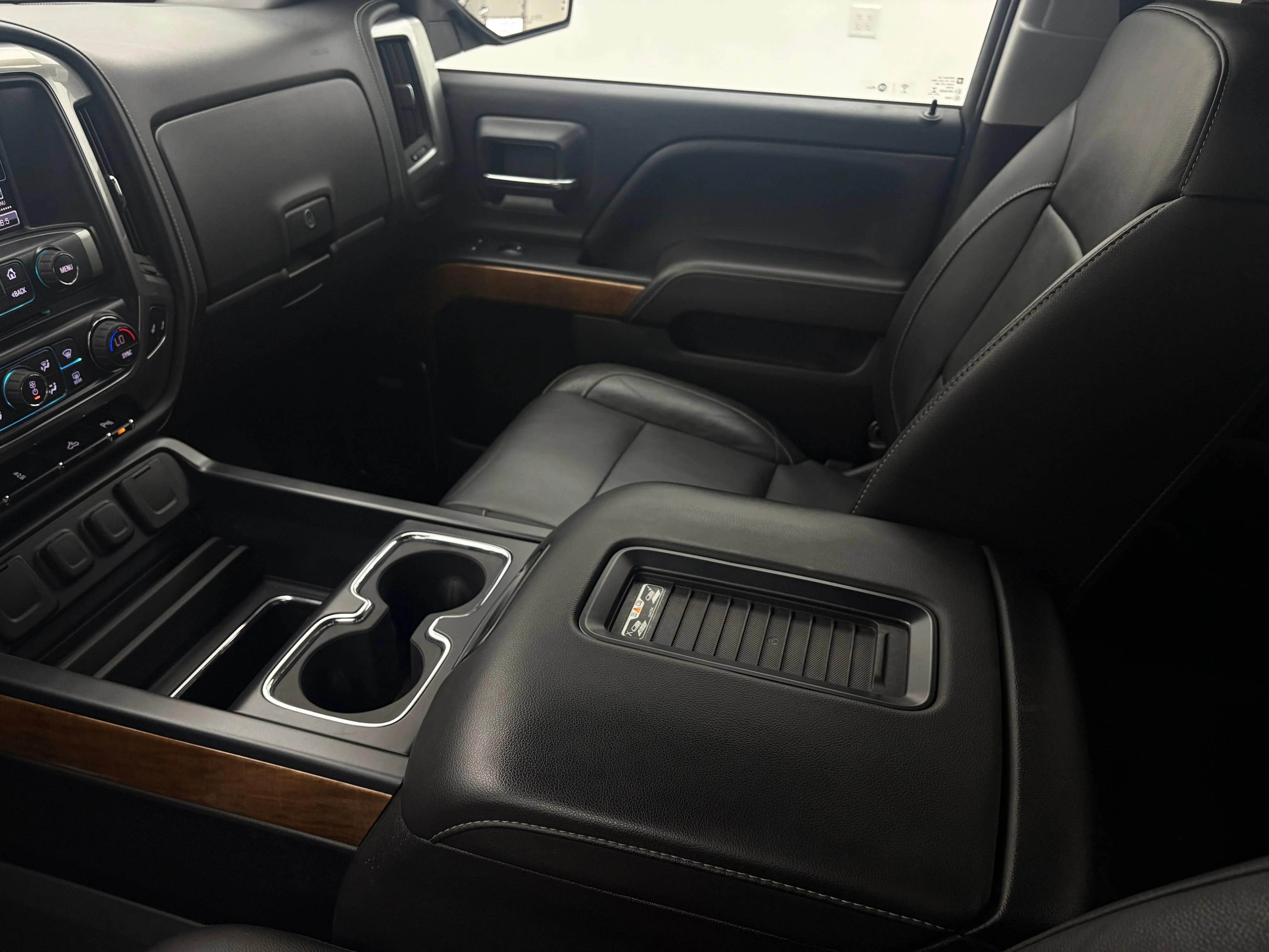 Used 2017 GRAPHITE METALLIC Chevrolet LTZ image 26