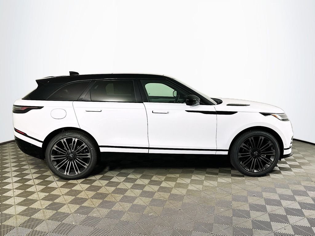 New 2026 Ostuni Pearl White Land Rover Belgravia P250 image 4