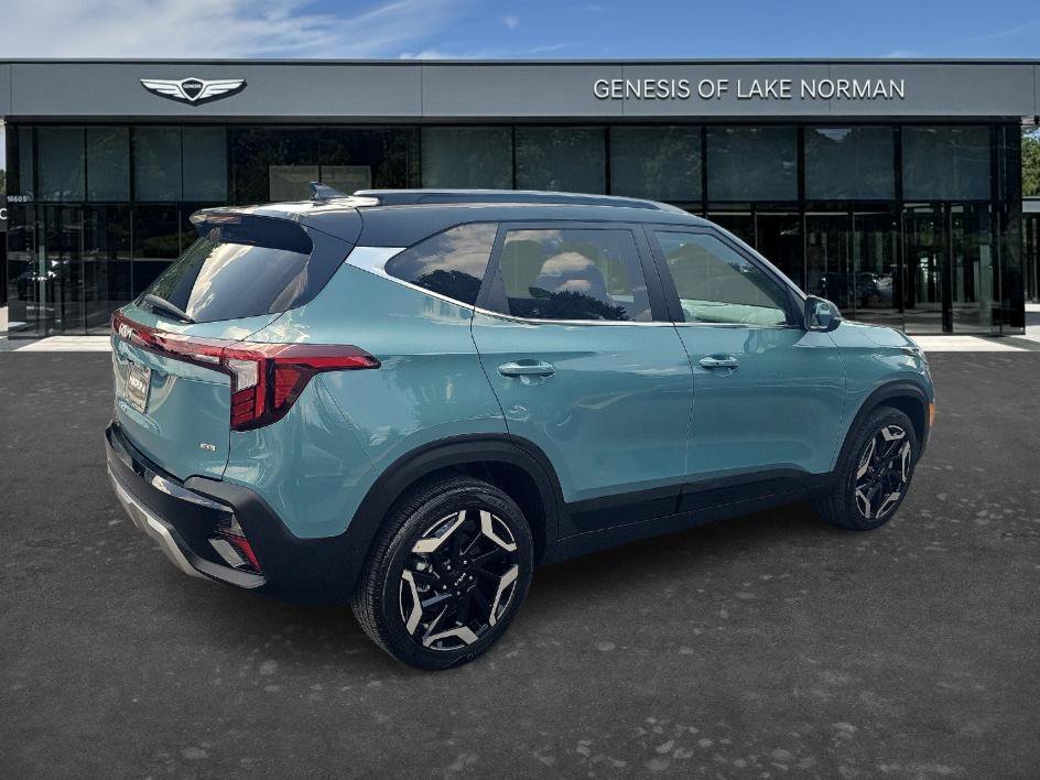 Used 2024 Pluton Blue/Black Roof Kia SX AWD image 5