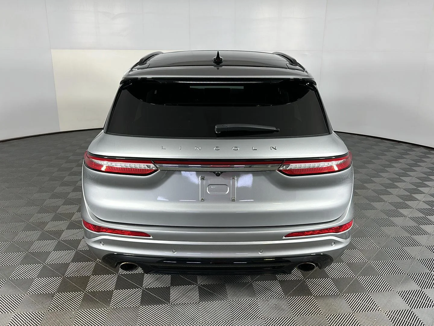 Used 2023 Silver Radiance Lincoln Reserve image 9