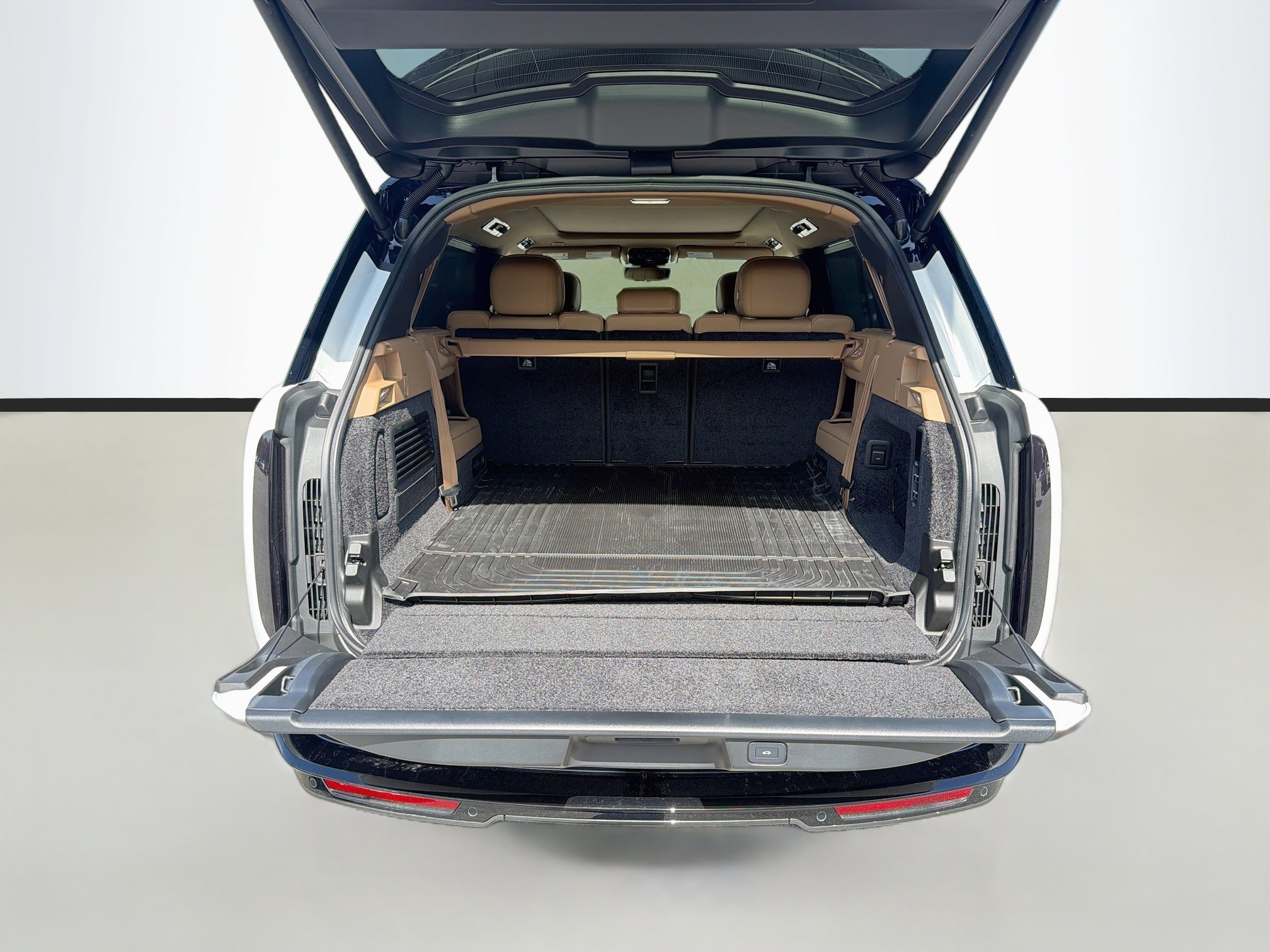 New 2027 Fuji White Land Rover SE image 11