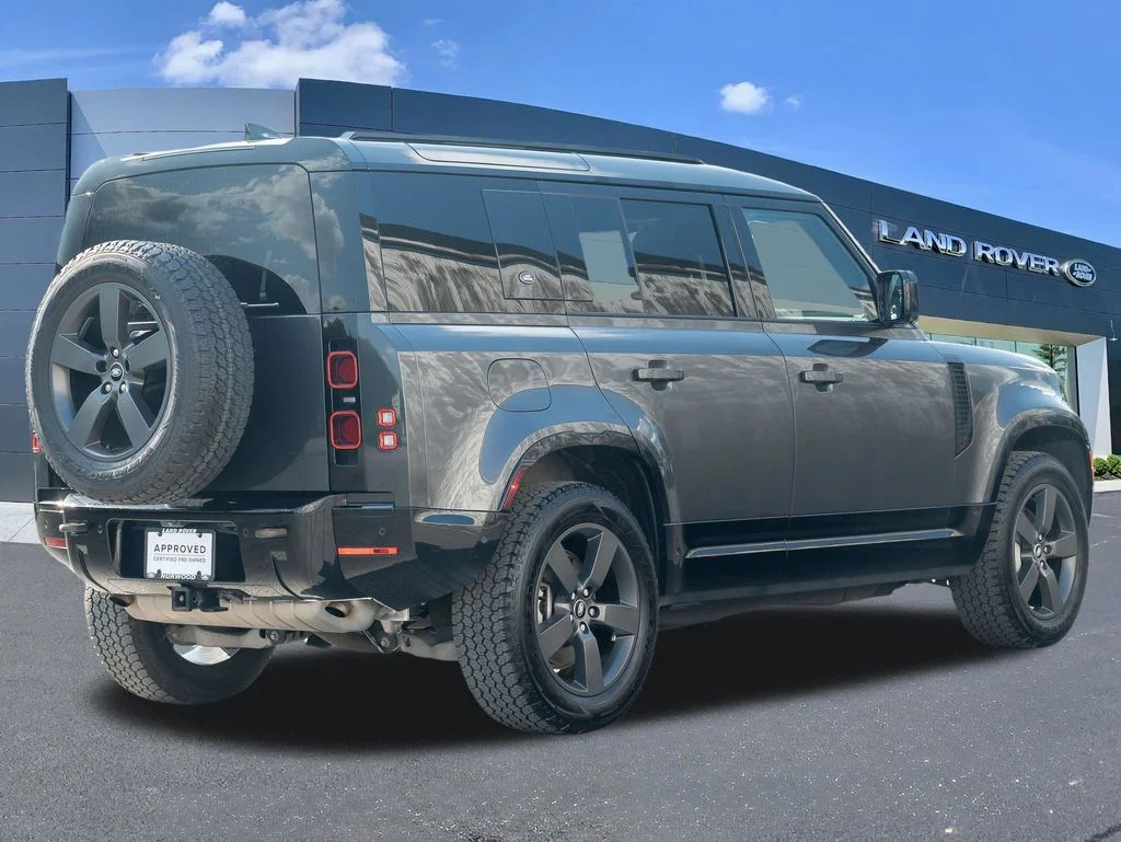 Certified Used 2024 Gray Land Rover X-Dynamic SE image 4