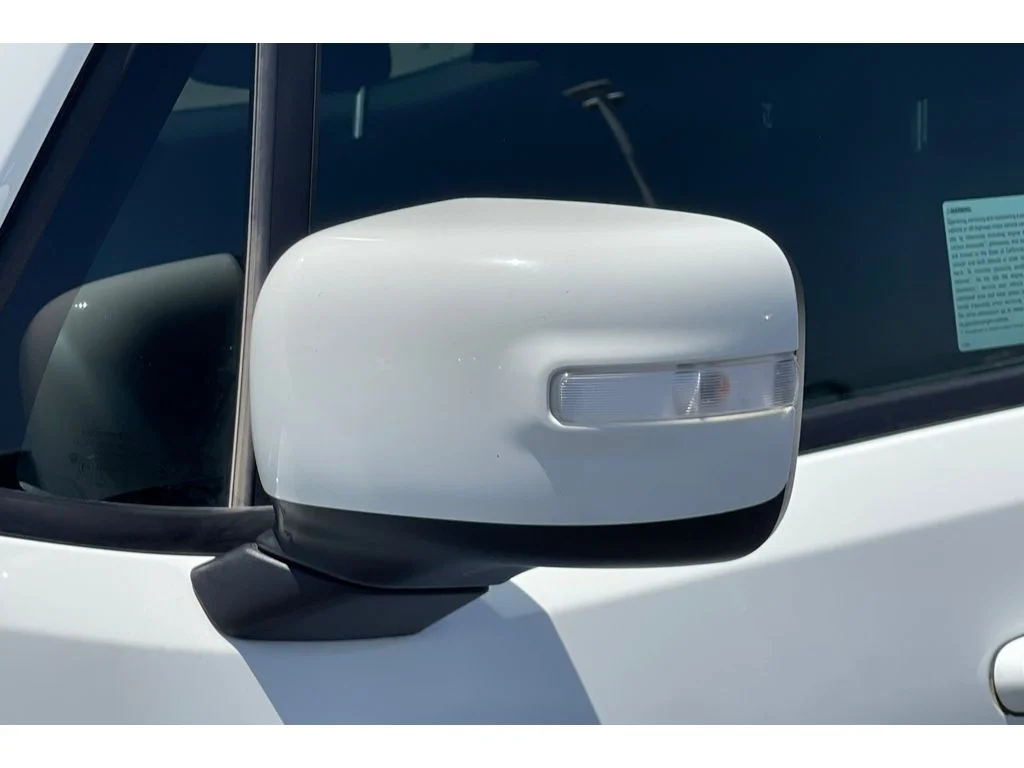 Used 2017 Alpine White Jeep Altitude image 12