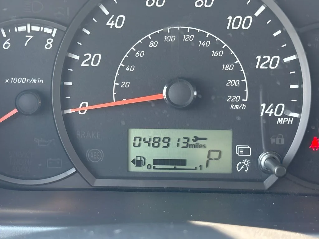 Used 2024 Black Mitsubishi ES image 16