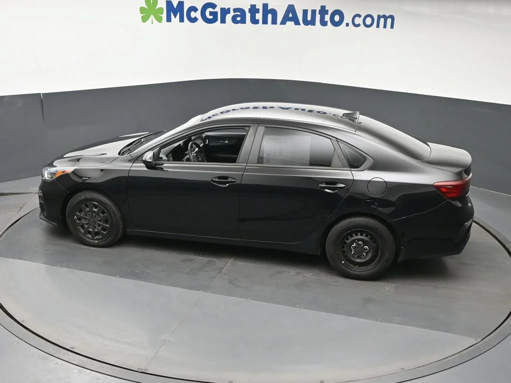 Used 2021 Black Kia FE image 23