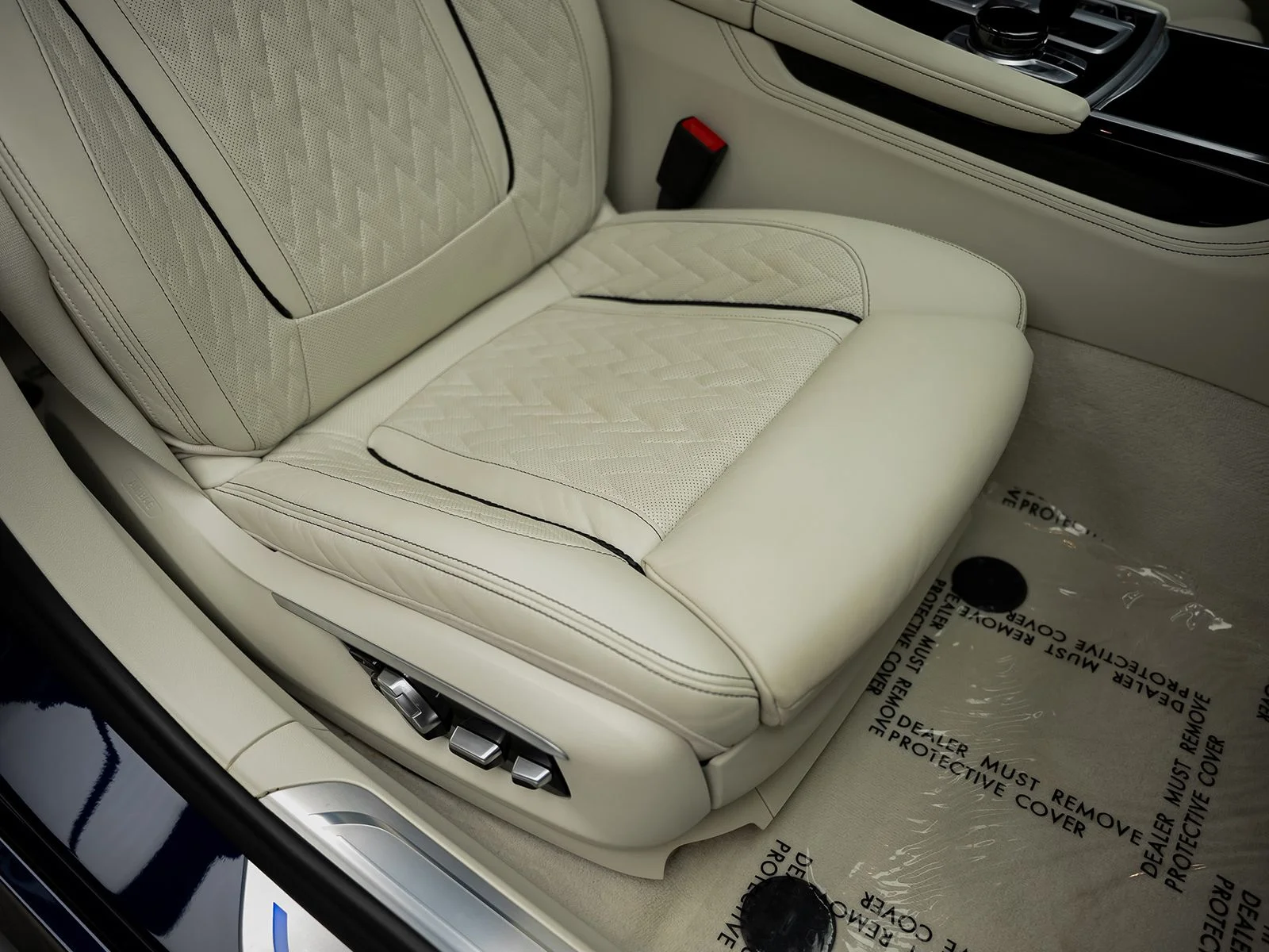 Used 2022 Blue BMW ALPINA B7 xDrive image 38