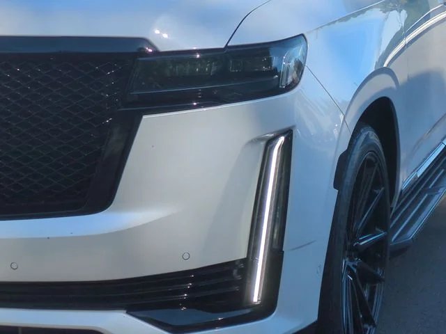 Used 2024 White Cadillac Sport Platinum image 17