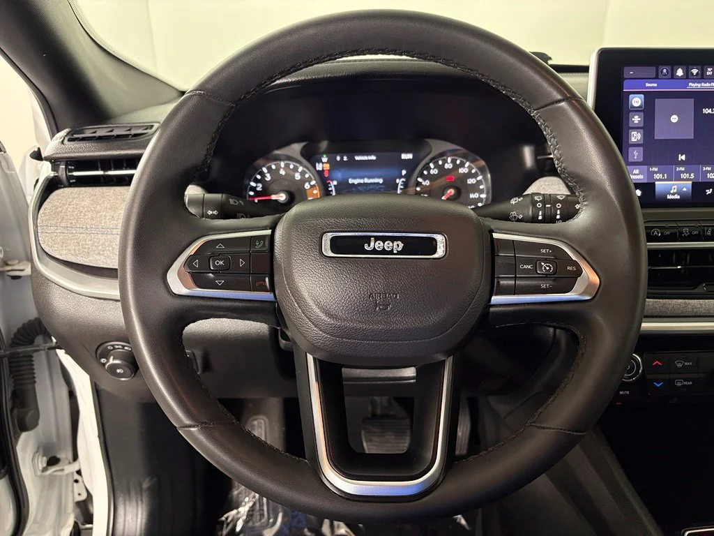 Used 2024 White Jeep Latitude image 17