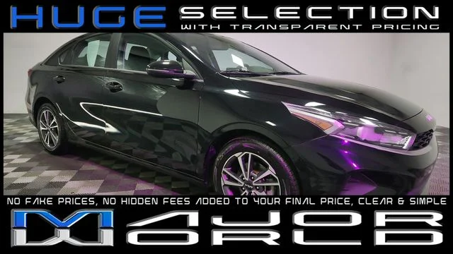 2024 Kia Forte LXS AT's photo