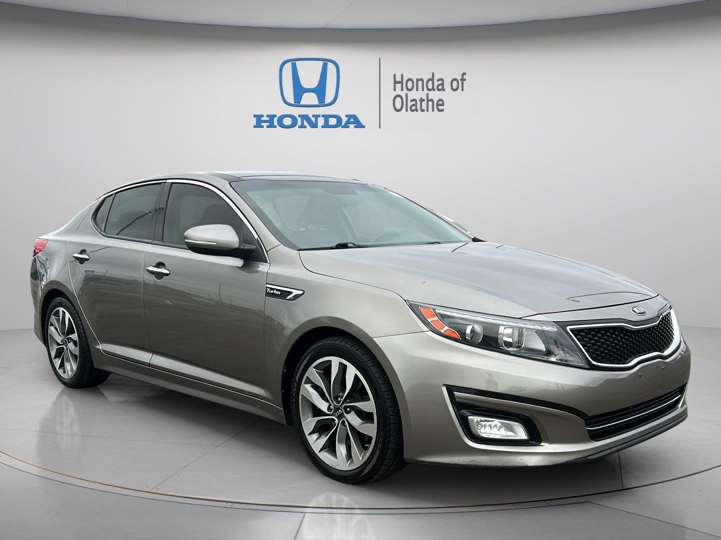 Used 2015 Titanium Kia SX Turbo image 1