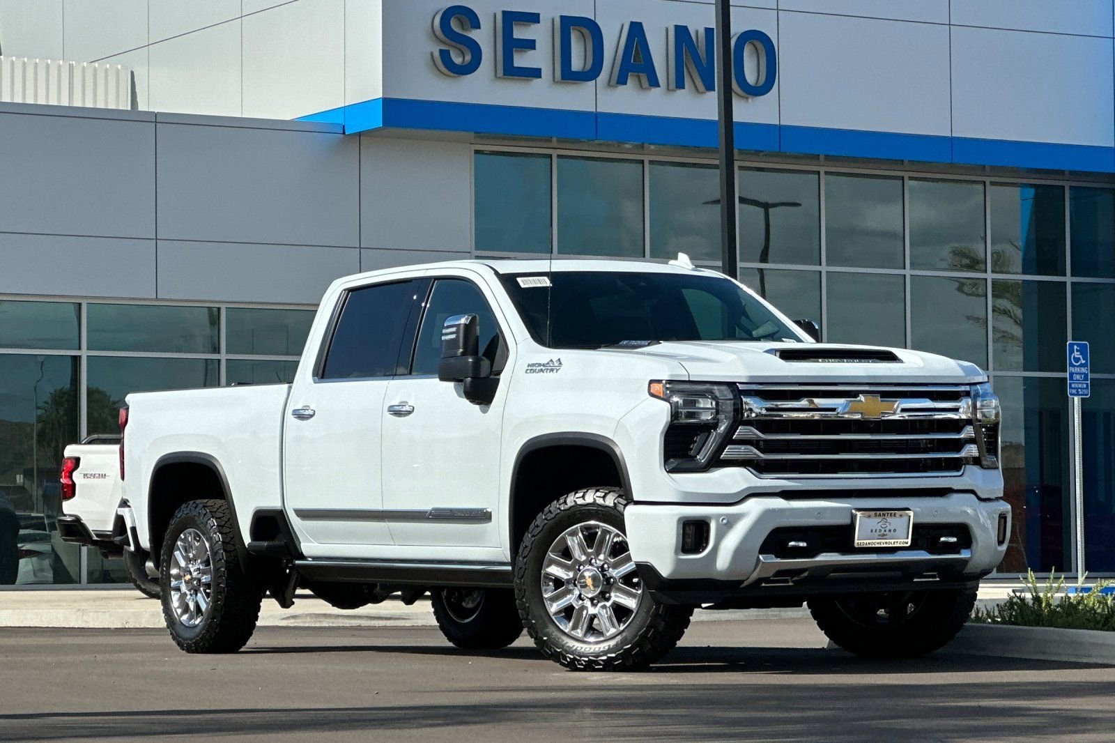 New 2026 Polar White Tricoat Chevrolet High Country image 2
