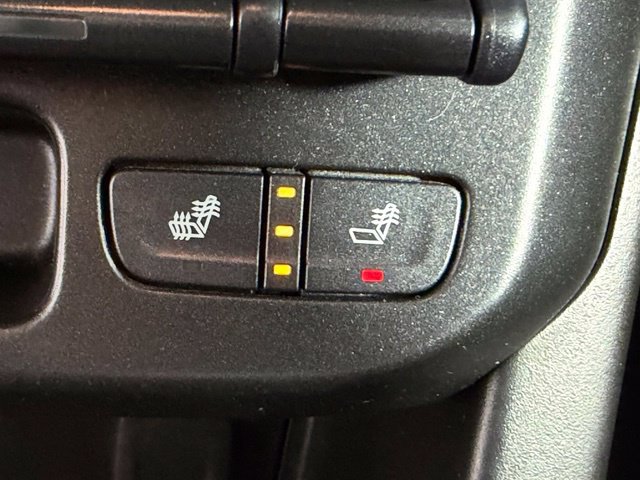 Certified Used 2022 White GMC AT4 w/Cloth image 27