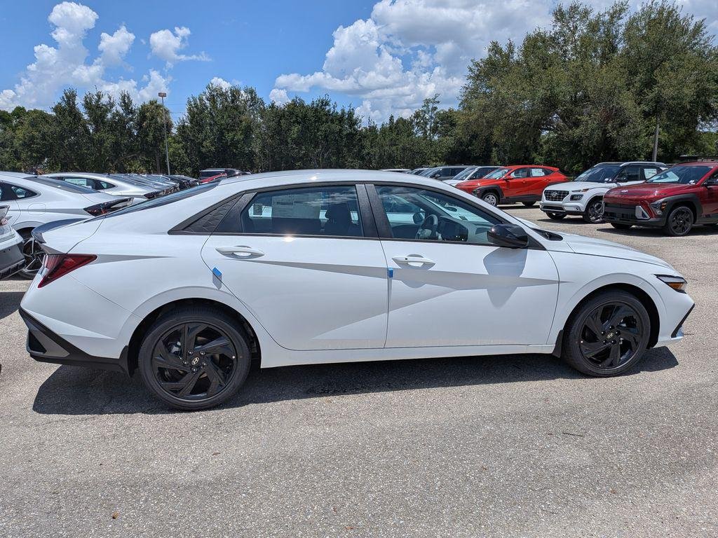 New 2026 White Hyundai SE image 3