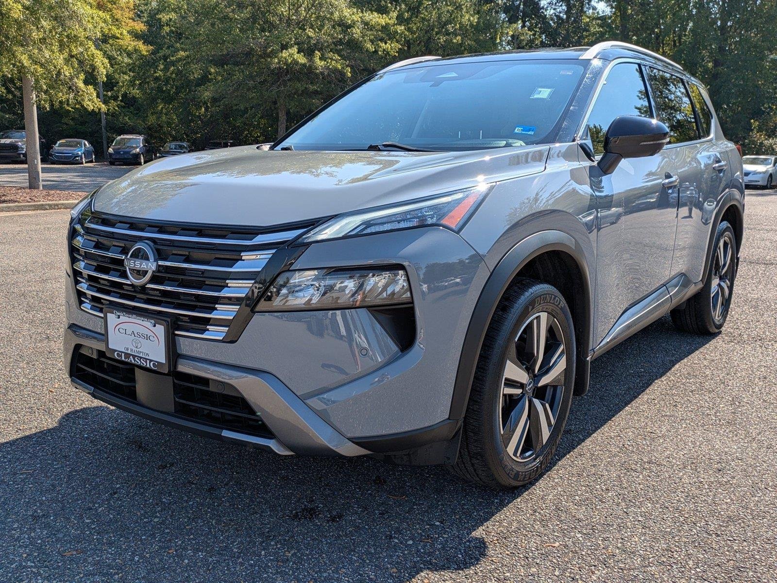 Used 2024 Boulder Gray Pearl/Super Black Nissan SL image 7