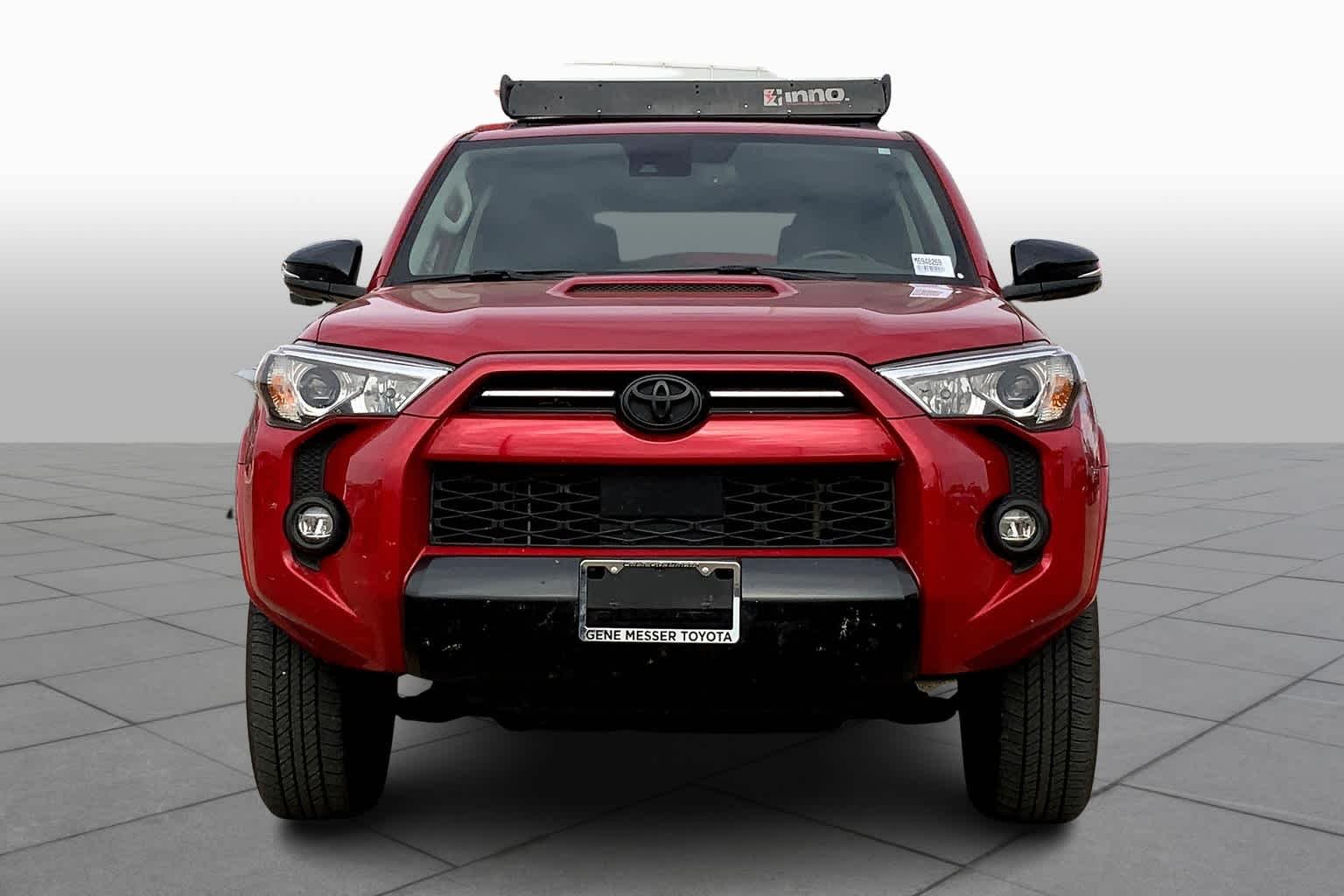 Used 2021 Barcelona Red Metallic Toyota Venture image 4