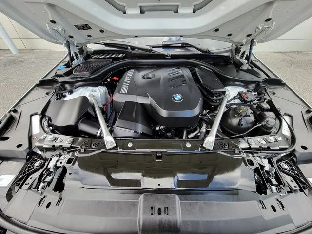 Used 2025 White Metallic BMW 530i image 9