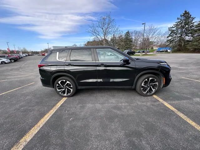 Used 2022 Mitsubishi Outlander ES with VIN JA4J4TA80NZ039988 for sale in Mechanicville, NY