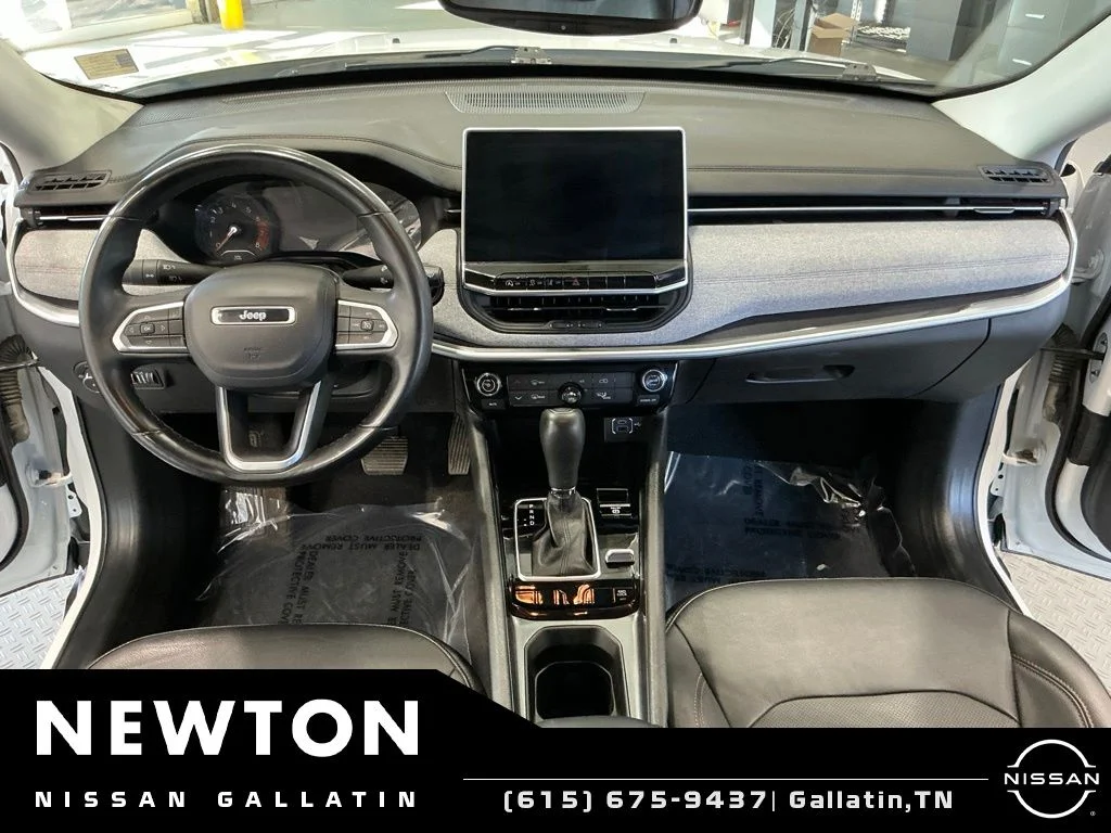 Used 2022 Bright White Clearcoat Jeep Latitude Lux image 12