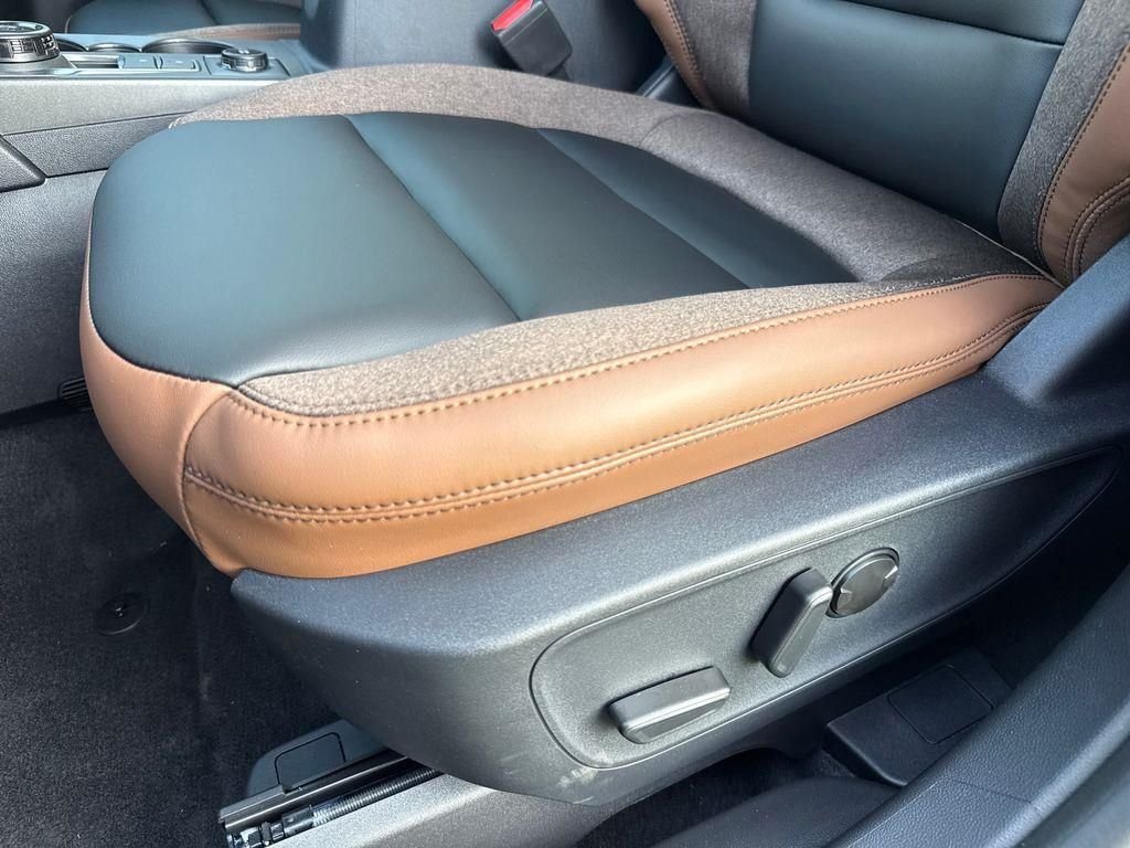 New 2025 Velocity Blue Metallic Ford Outer Banks® image 14