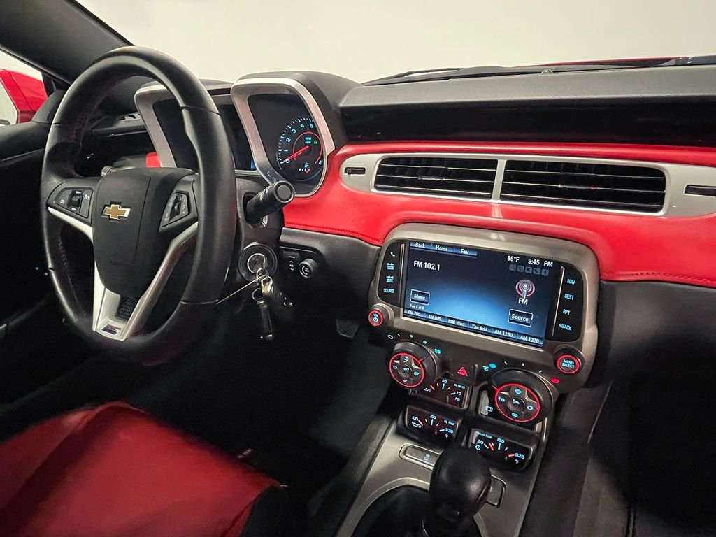 Used 2015 Red Chevrolet SS image 20