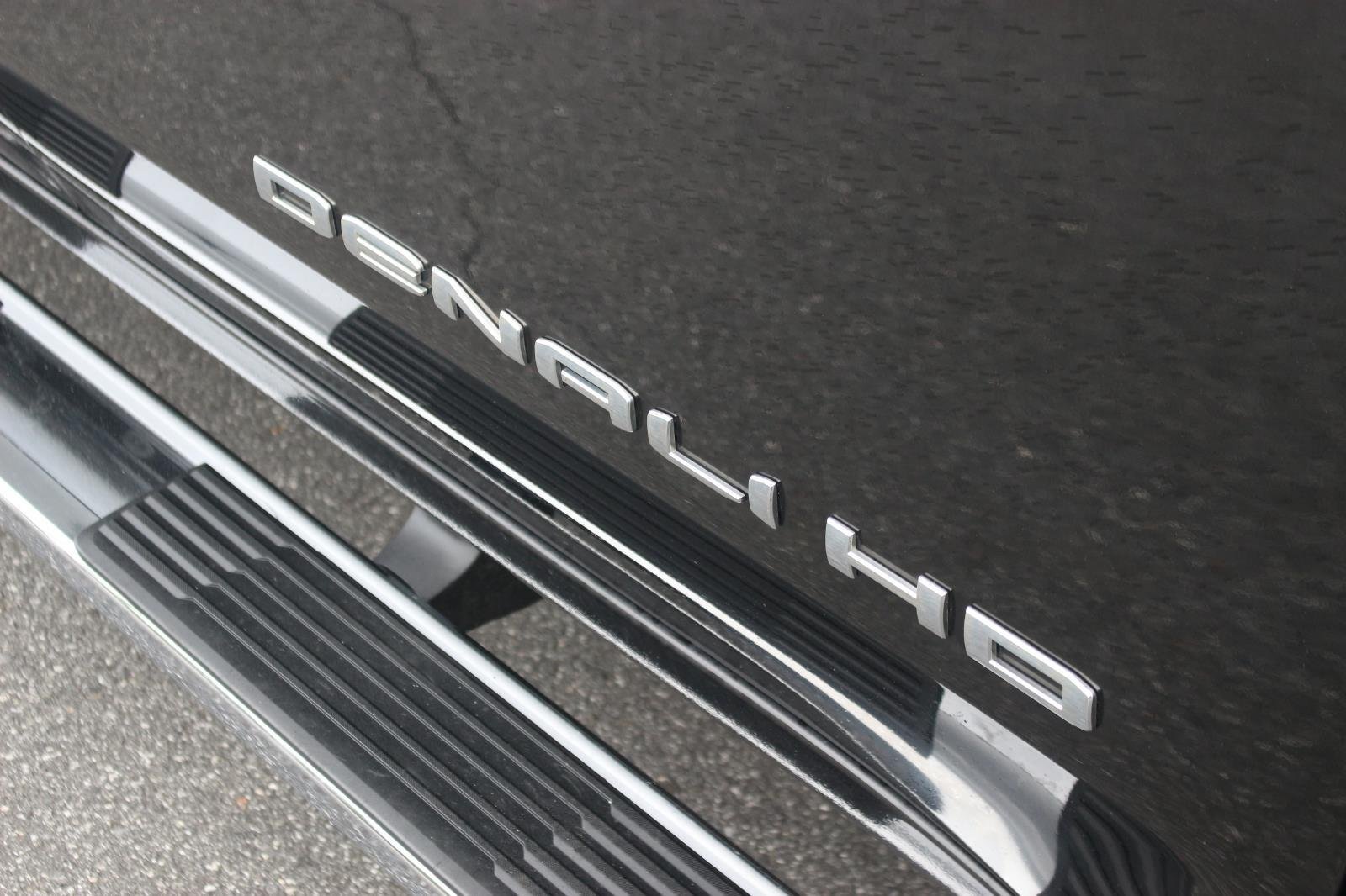 Used 2023 Ebony Twilight Metallic GMC Denali image 12