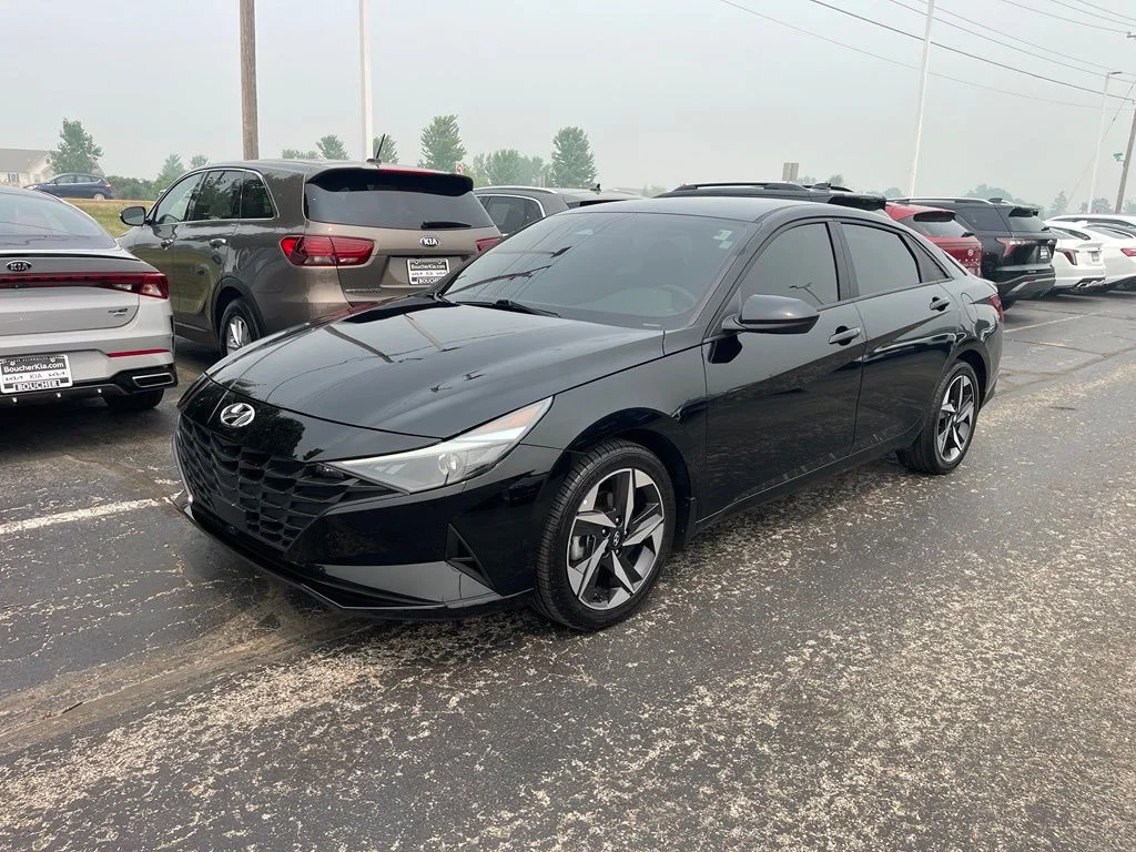 Used 2023 Phantom Black Hyundai SEL image 1
