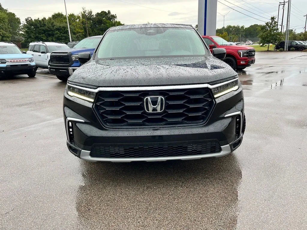 Used 2025 Black Honda EX-L image 2