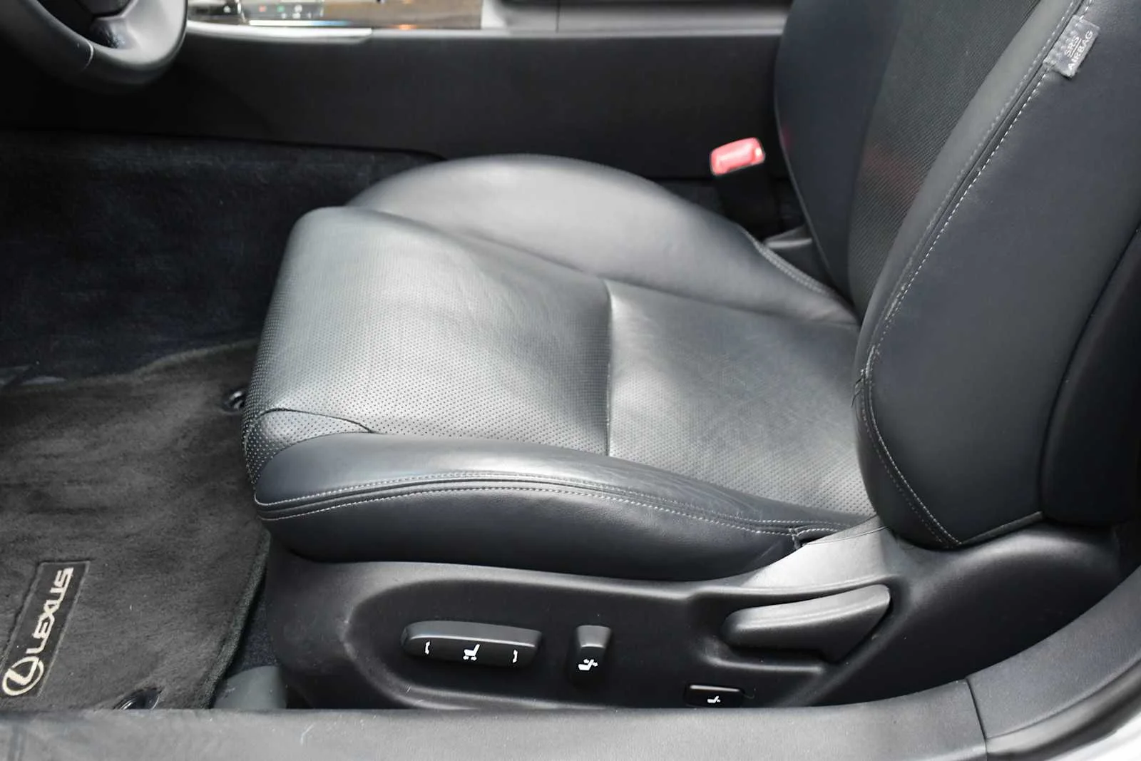 Used 2015 Silver Lining Metallic Lexus  image 14