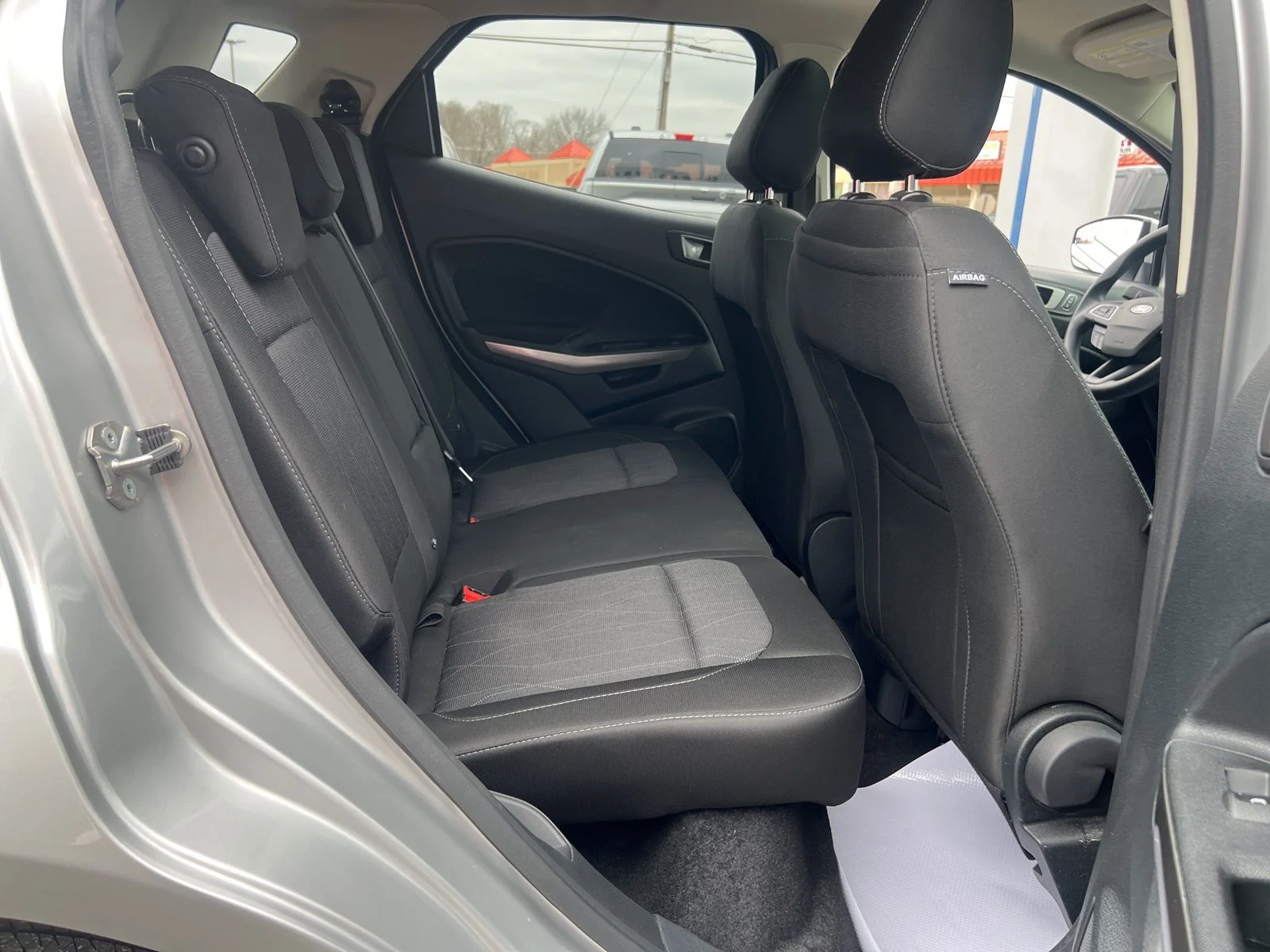 Used 2022 Silver Metallic Ford SE image 25
