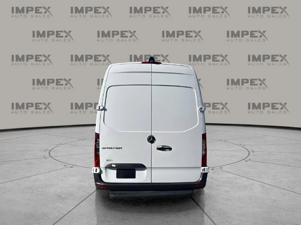 Used 2025 White Mercedes-Benz Cargo 170 WB image 4